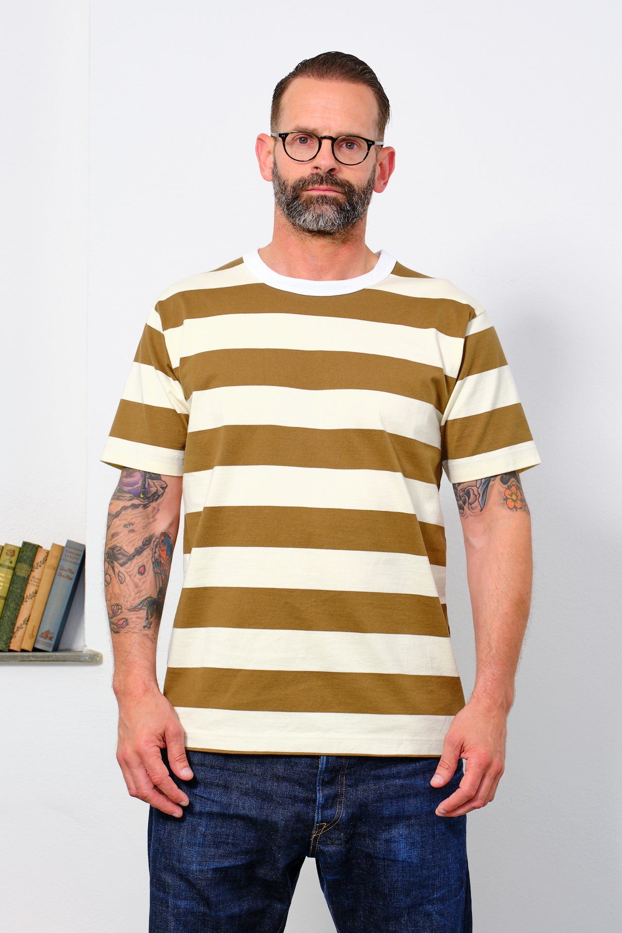 WHITESVILLE - Border Stripe T-Shirt | olive