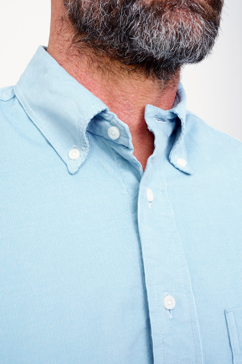 GITMAN Hemd CORDUROY / Light Blue (Detail Kragen)